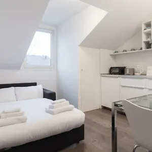https://italianway-corso-como-9.italymilanhotels.net
